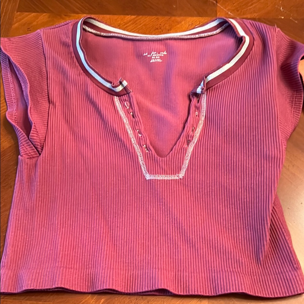 Pink Ribbed Crop Top with V-Neck